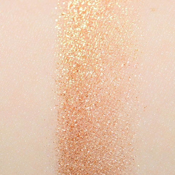 MAC Cosmetics limited edition eyeshadow “Gold Crush” - Picture 4 of 4